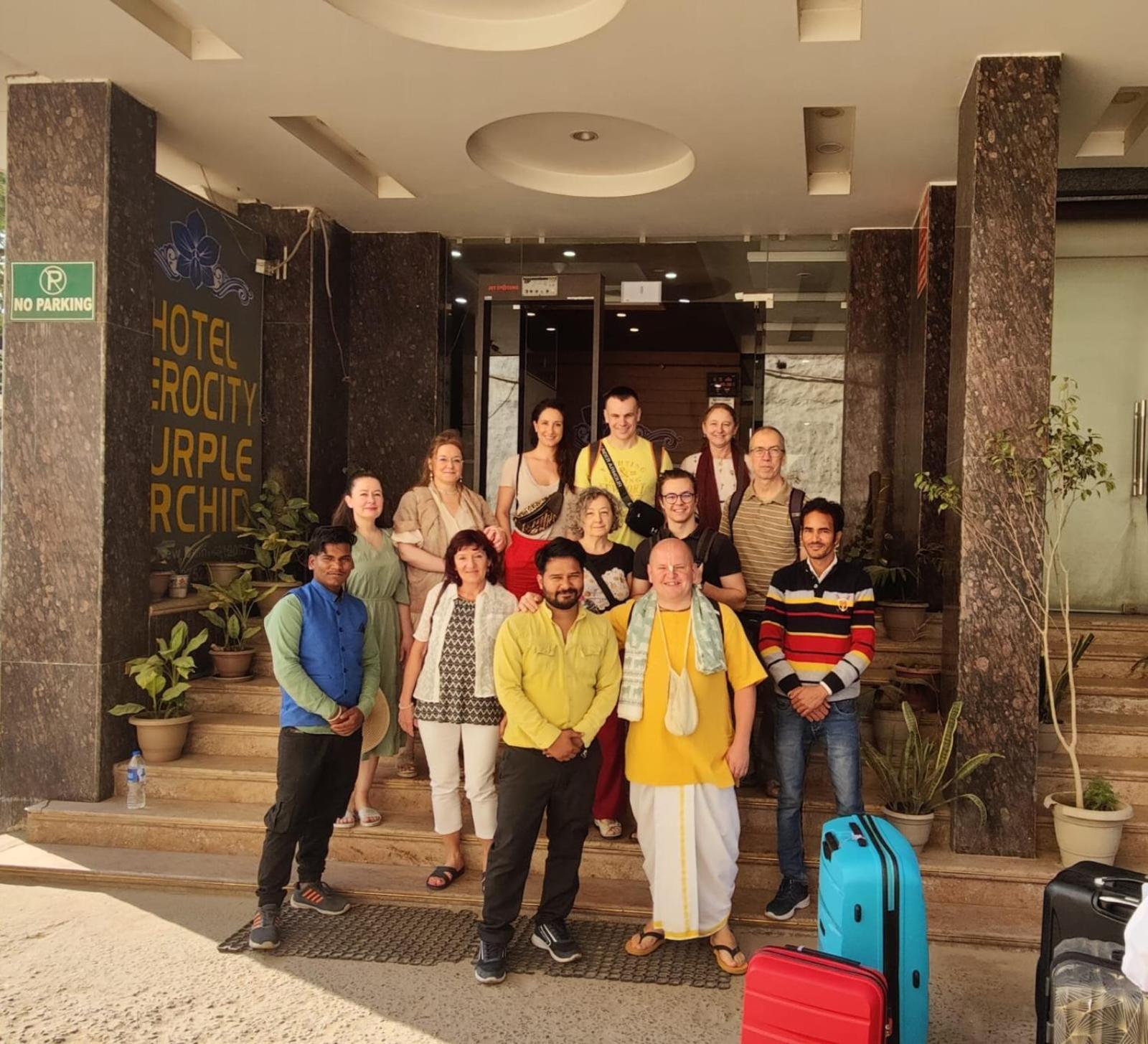 Hotel Aerocity Purple Orchid New Delhi Exterior photo